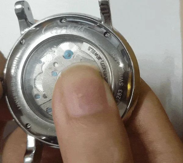 Đồng Hồ Cơ Automatic Chạy Bao Lâu? Có Phải Lên Dây Cot Không? 2