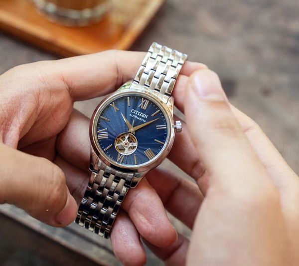 Đồng Hồ Cơ Để Lâu Không Đeo Có Sao Không? Cách Bảo Quản Đúng Chuẩn 1
