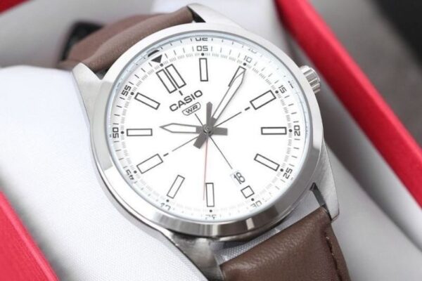 Super-LumiNova Là Gì? Lịch Sử Và Cơ Chế Dạ Quang Đồng Hồ 6