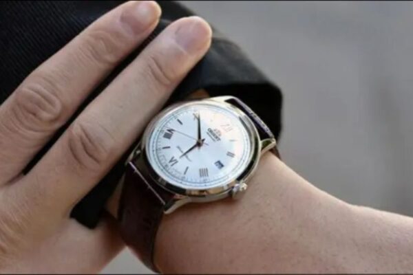 Cách Khắc Phục Lỗi Lệch Kim Giờ Trên Đồng Hồ Nhanh Và Chính Xác 6