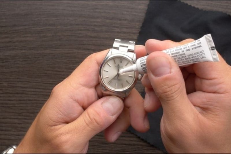 Cách Vệ Sinh Đồng Hồ Rolex Đúng Chuẩn Với Quy Trình An Toàn 5