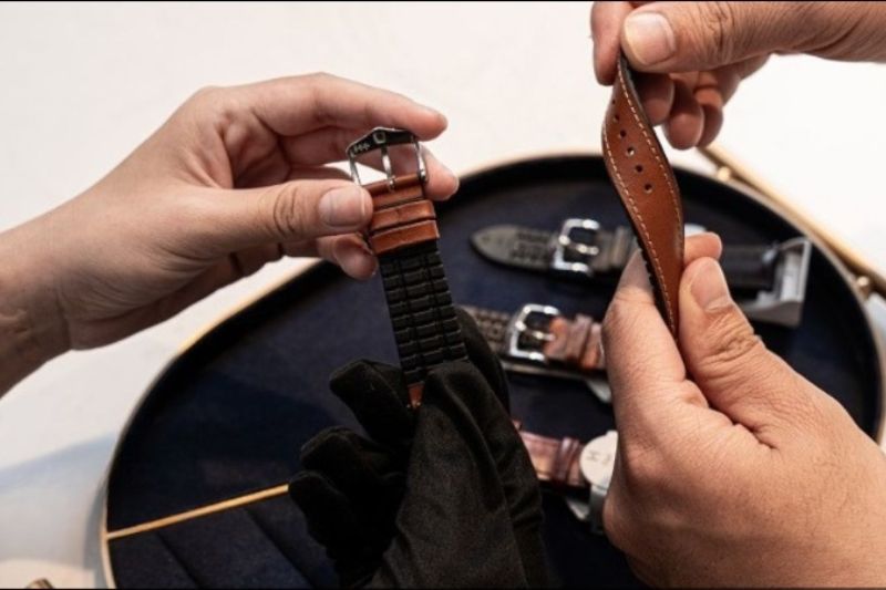Dây Da Đồng Hồ Bị Cứng? Đây Là 7 Cách Giúp Mềm Lại Nhanh Và Bền 2025 1