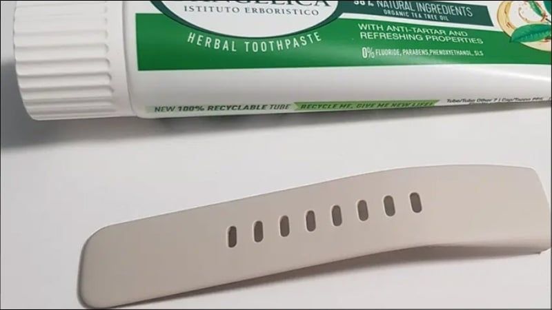 5 Mẹo Vệ Sinh Dây Đồng Hồ Silicon Trắng An Toàn, Sáng Bóng Như Mới 3