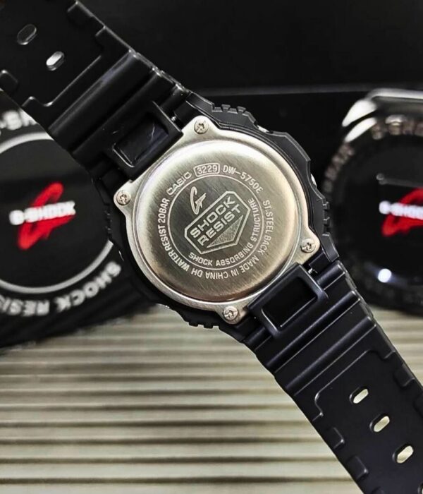 Hình ảnh Đồng Hồ Casio G-Shock Nam DW-5750UE-1DR