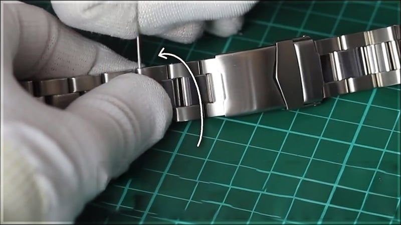 Hướng Dẫn Mở Chốt Đồng Hồ Đeo Tay Tại Nhà Đơn Giản, An Toàn 5