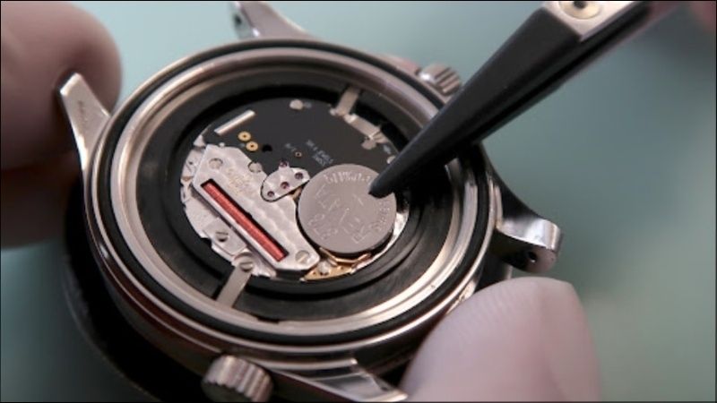 IC Trong Đồng Hồ Là Gì? Cách Nhận Biết IC Hỏng & Chi Phí Thay Thế 4