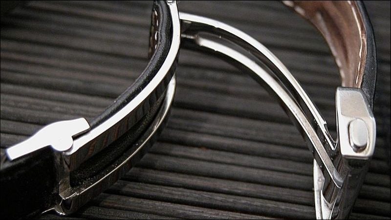 Khóa Bướm Là Gì? Ưu Điểm, Cấu Tạo Và Cách Đeo Chuẩn 2