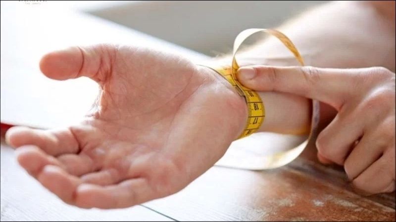 Nam Cổ Tay Nhỏ Nên Chọn Đồng Hồ Size Bao Nhiêu? Hướng Dẫn Chi Tiết 1