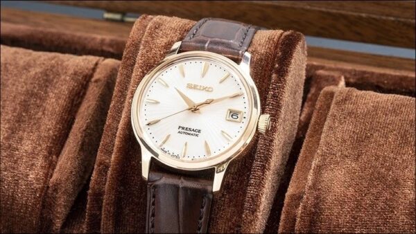 Tay Nhỏ Đeo Đồng Hồ Sao Cho Đẹp? So Sánh Mặt Tròn & Mặt Vuông 47