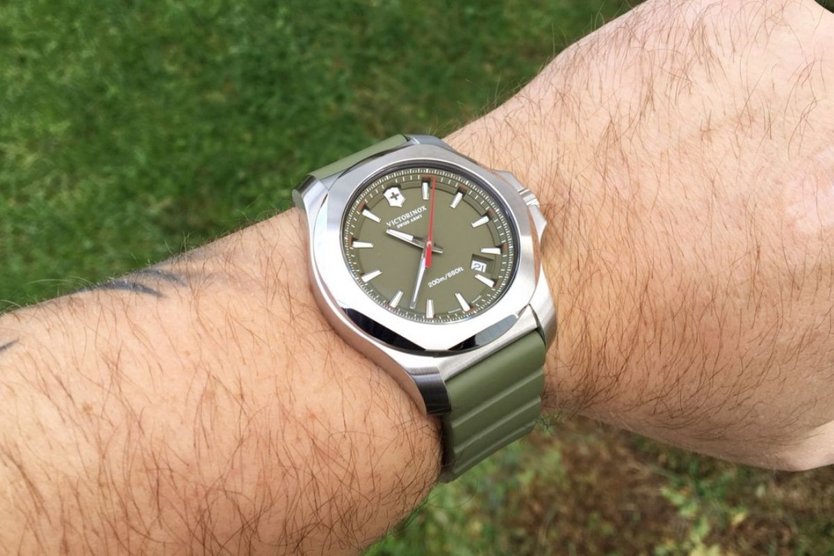 Đồng Hồ Victorinox Swiss Army Của Nước Nào? Lịch Sử Phát Triển Thương Hiệu Victorinox Swiss Army 4