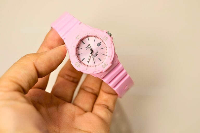 Đồng Hồ Casio Nữ LRW-200H-4E4VDF 1