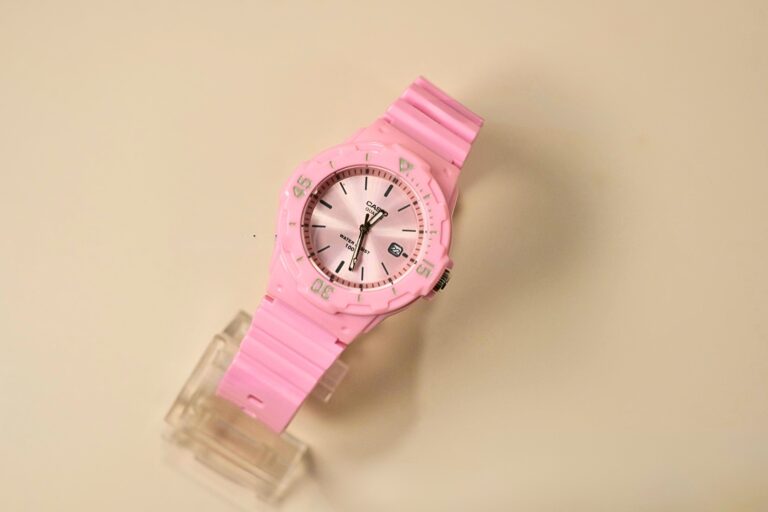 Đồng Hồ Casio Nữ LRW-200H-4E4VDF 2