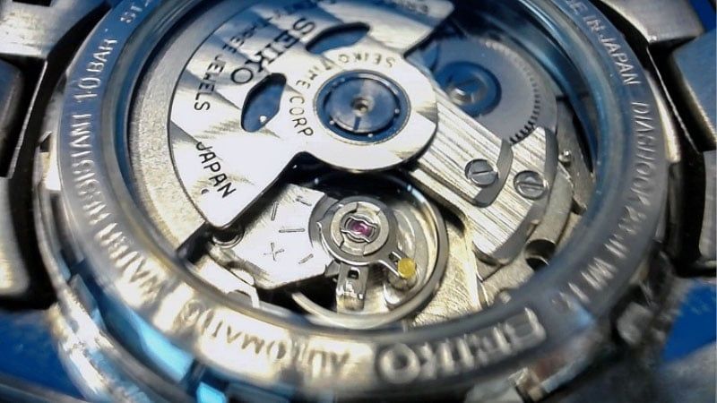 Đồng Hồ Kinetic Hoạt Động Như Thế Nào? Có Phù Hợp Để Sử Dụng Lâu Dài? 3