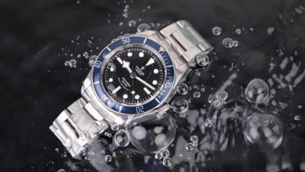 Waterproof Và WR Trên Đồng Hồ Là Gì? Giải Mã Chi Tiết Các Chuẩn Kháng Nước 47