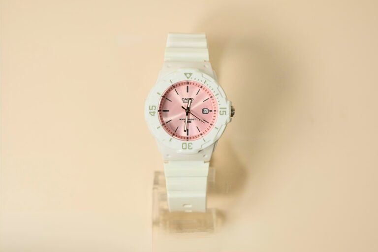 Đồng Hồ Casio Nữ LRW-200H-4E3VDF 2