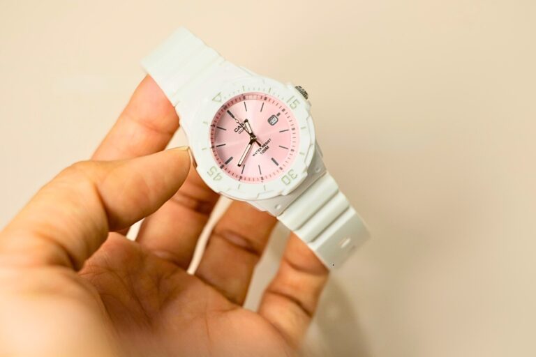 Đồng Hồ Casio Nữ LRW-200H-4E3VDF 1