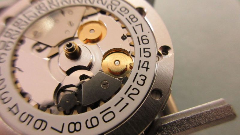 Cách Chỉnh Ngày Và Giờ Đồng Hồ Tissot Tại Nhà Nhanh Và Dễ 2