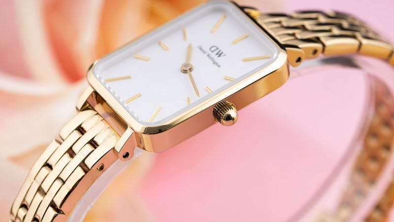 Cách Dùng Và Chỉnh Giờ Đồng Hồ Daniel Wellington Chi Tiết 2