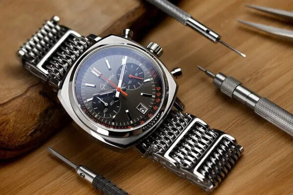 Cách Phân Biệt Và Phân Loại Máy In-House Trong Đồng Hồ 3