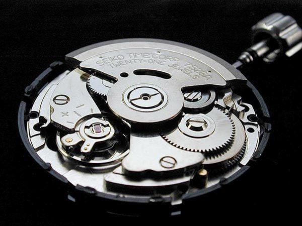 Khám Phá Bộ Máy 7s26 Của Seiko: Những Điều Bạn Nên Biết 4