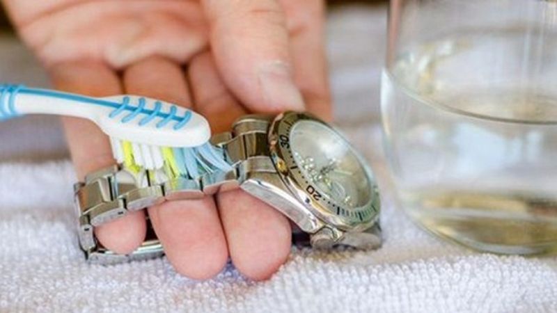 Mẹo Làm Sạch Đồng Hồ Gỉ Sét Tại Nhà, Tiết Kiệm Chi Phí 1