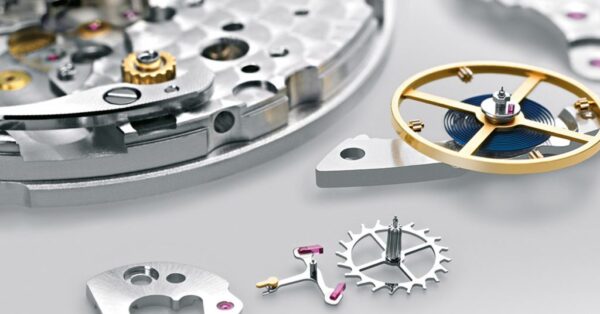 Mẹo Lau Dầu Đồng Hồ Cơ Nhanh, An Toàn Và Dễ Làm Tại Nhà 2