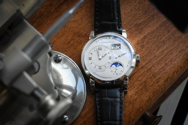 Bộ Máy In-House Là Gì? Có Thực Sự Tốt Không? 13