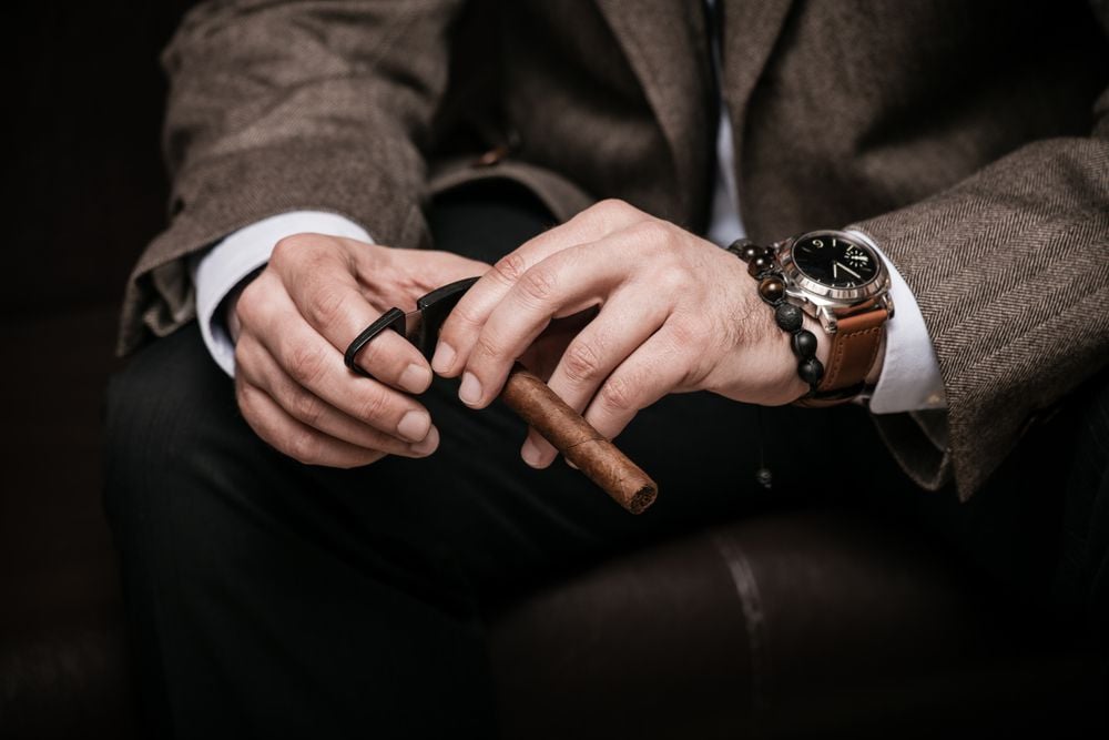 Cách Đeo Đồng Hồ Dây Da Đẹp, Đúng Cách Bền Tới 5 Năm 1