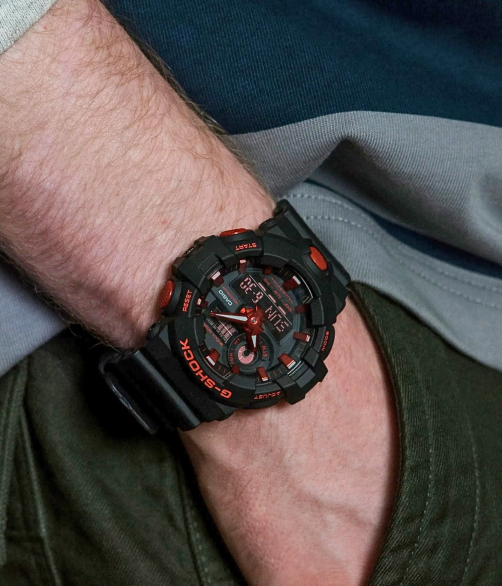 Hình ảnh Đồng Hồ Casio G-Shock Nam GA-700BNR-1ADR