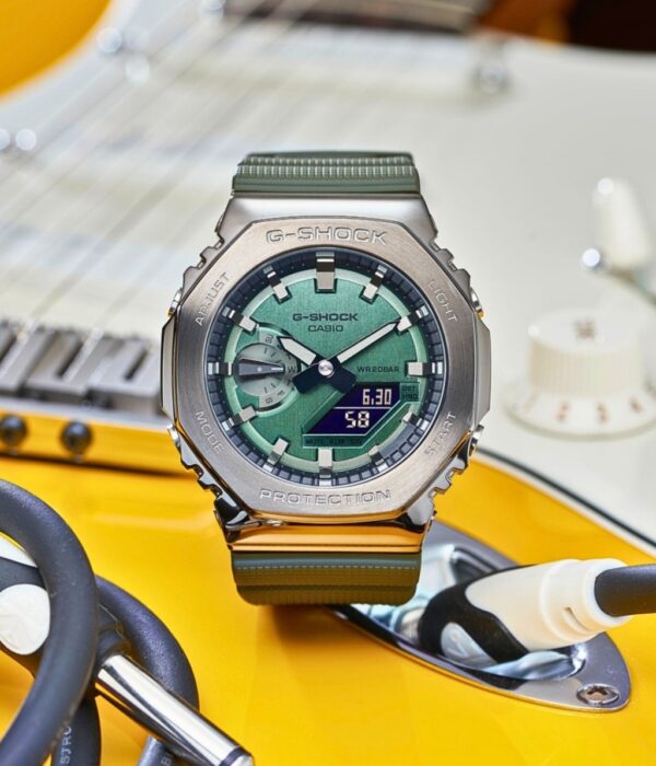 Hình ảnh Đồng Hồ Casio G-Shock Nam GM-2100B-3ADR