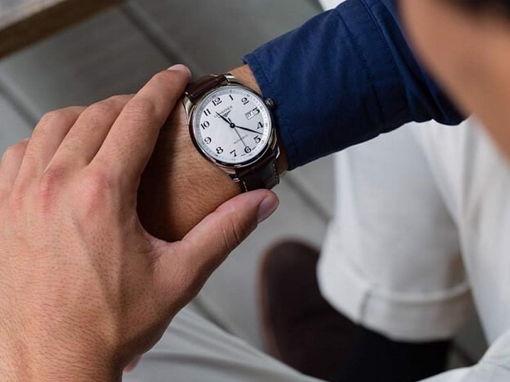 Tính Năng EOL Là Gì Trên Đồng Hồ? Dấu Hiệu Nhận Biết Sắp Hết Pin 2