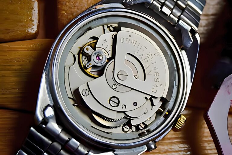 Bộ máy Cal.469 trên đồng hồ Orient SK nổi tiếng về độ bền
