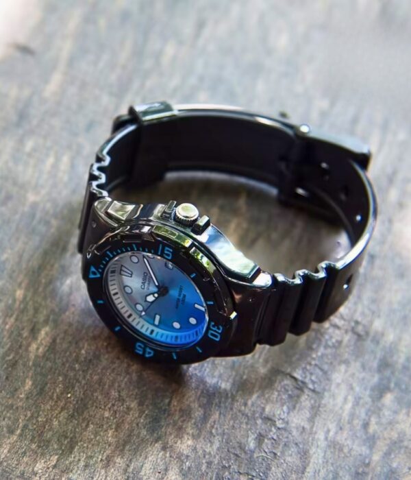 Hình ảnh Đồng Hồ Casio Nữ LRW-200H-2EVDR