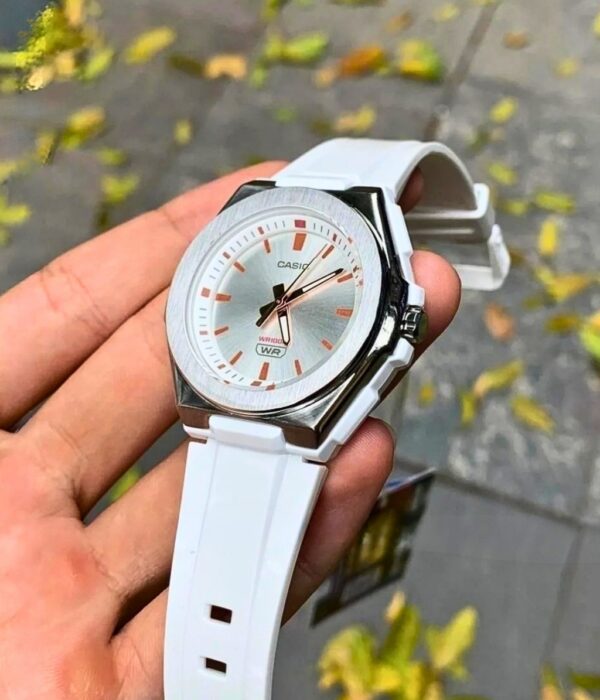 Hình ảnh Đồng Hồ Casio Nữ LWA-300H-7EVDF
