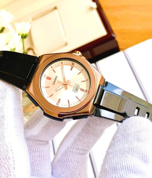 Hình ảnh Đồng Hồ Casio Nữ LWA-300HRG-5EVDF