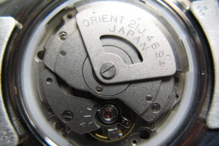 Orient SK Crystal 21 Jewels sử dụng bộ máy Caliber 469