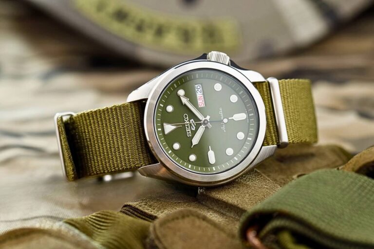 Seiko 5 Sports SRPE