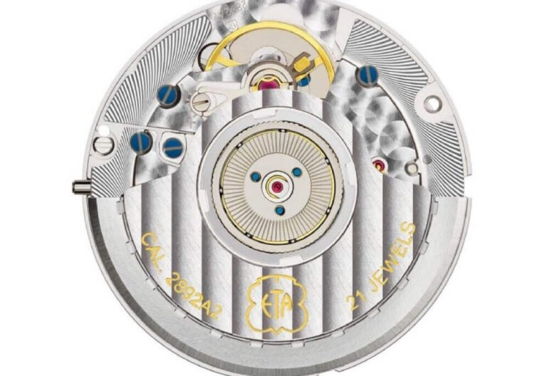 Bề mặt thiết kế mỏng nhẹ 3,60mm của bộ máy cơ tự động ETA 2892 cao cấp