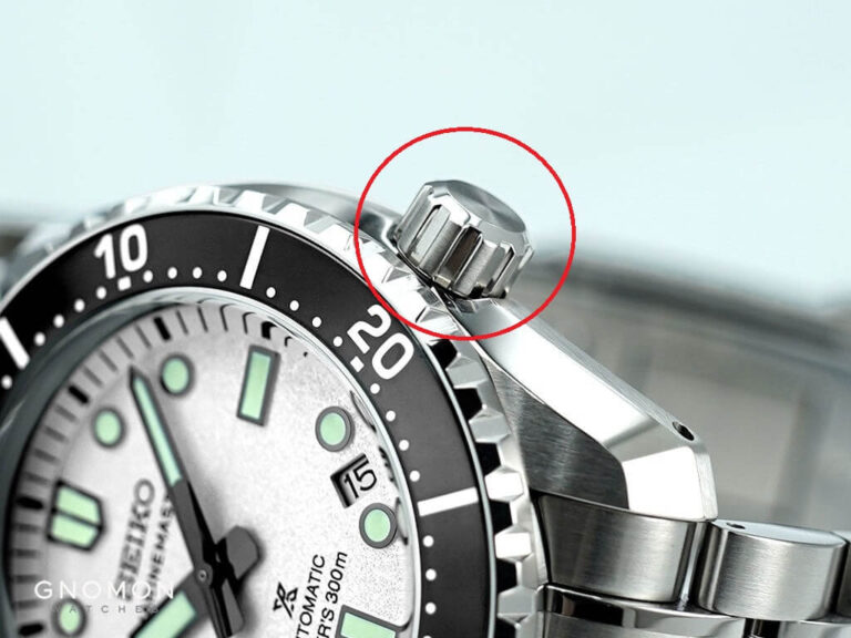 Khám phá cấu tạo cơ khí núm vặn Screw-down và hệ thống gioăng quyết định khả năng chống nước của đồng hồ đeo tay.