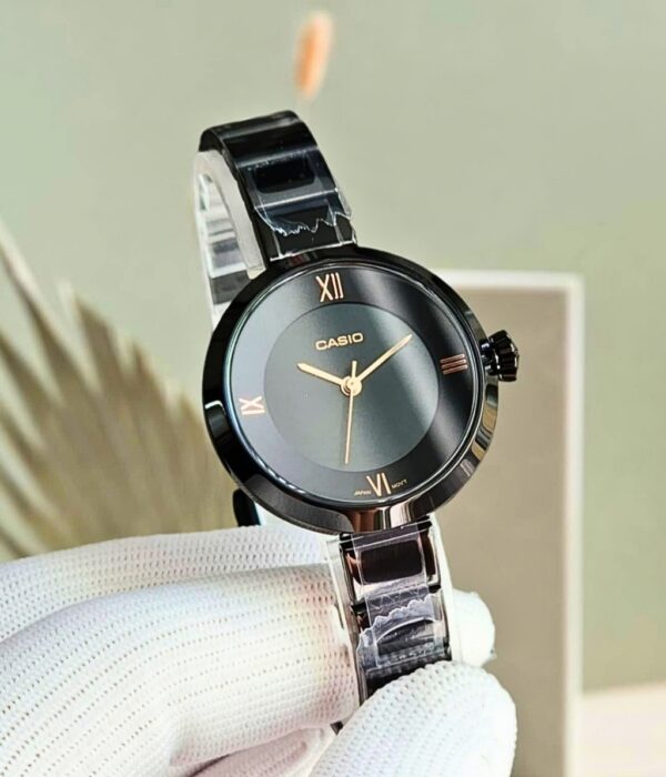 Hình ảnh Đồng Hồ Casio Nữ LTP-E154B-1ADF