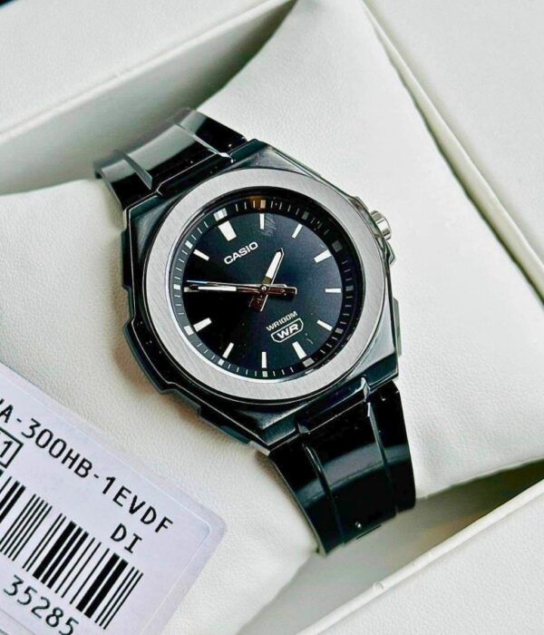 Hình ảnh Đồng Hồ Casio Nữ LWA-300HB-1EVDF